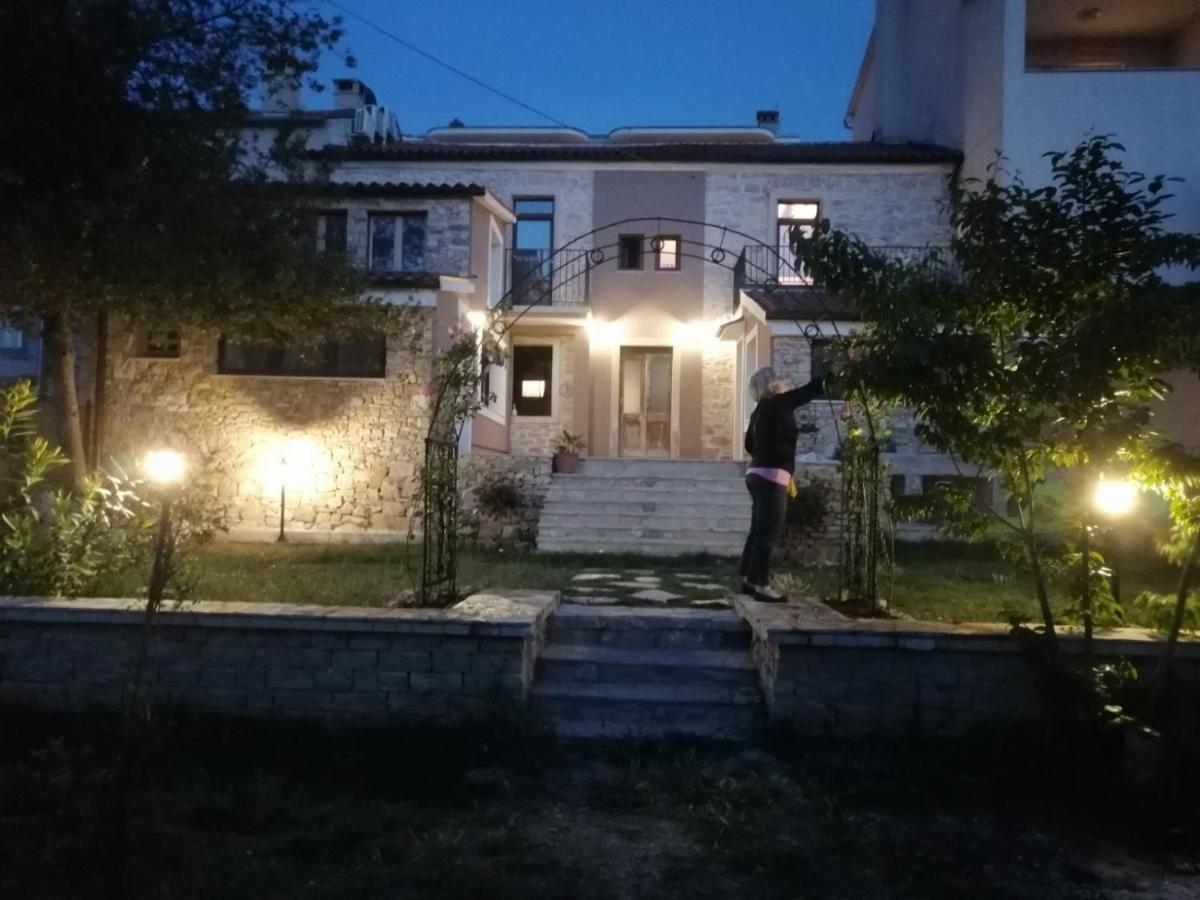 Apartments Sena Pula Bagian luar foto