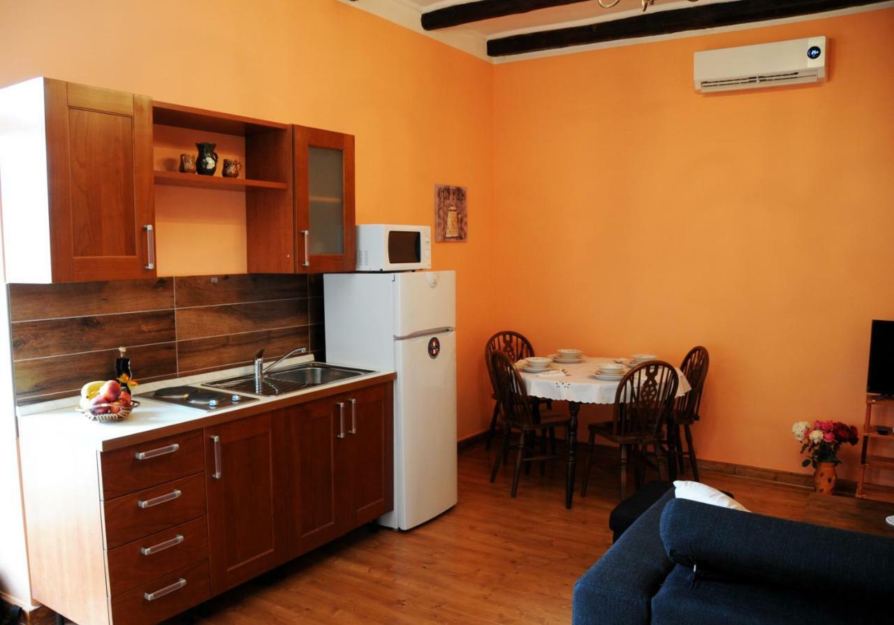 Apartments Sena Pula Bagian luar foto