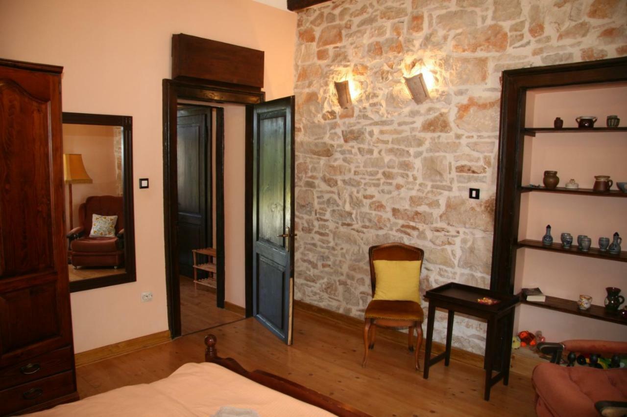 Apartments Sena Pula Bagian luar foto